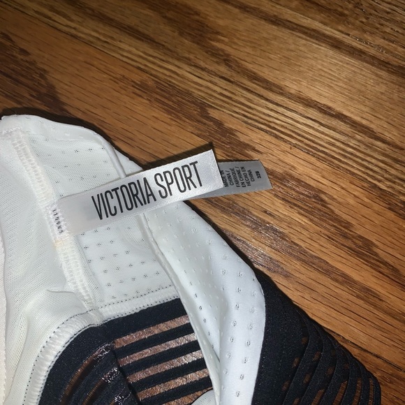 NWOT Victoria’s Secret Sports Bra - Picture 3 of 4